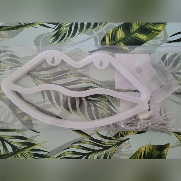 💋Pink Lips Neon Sign - Picture 4 of 12